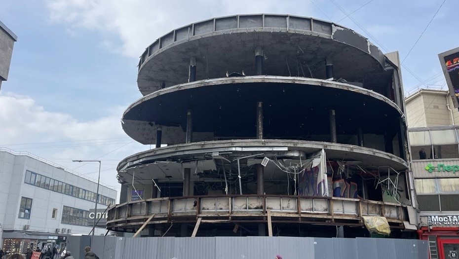 Автор фото: t.me/GATISpb. Снос ТЦ "Макси Сопот" у "Приморской"