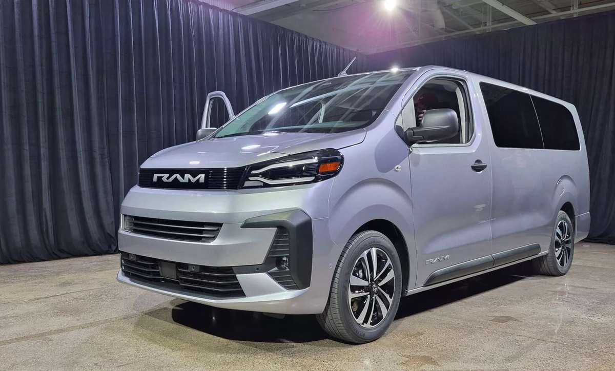 Пассажирская версия Ram ProMaster City 2027