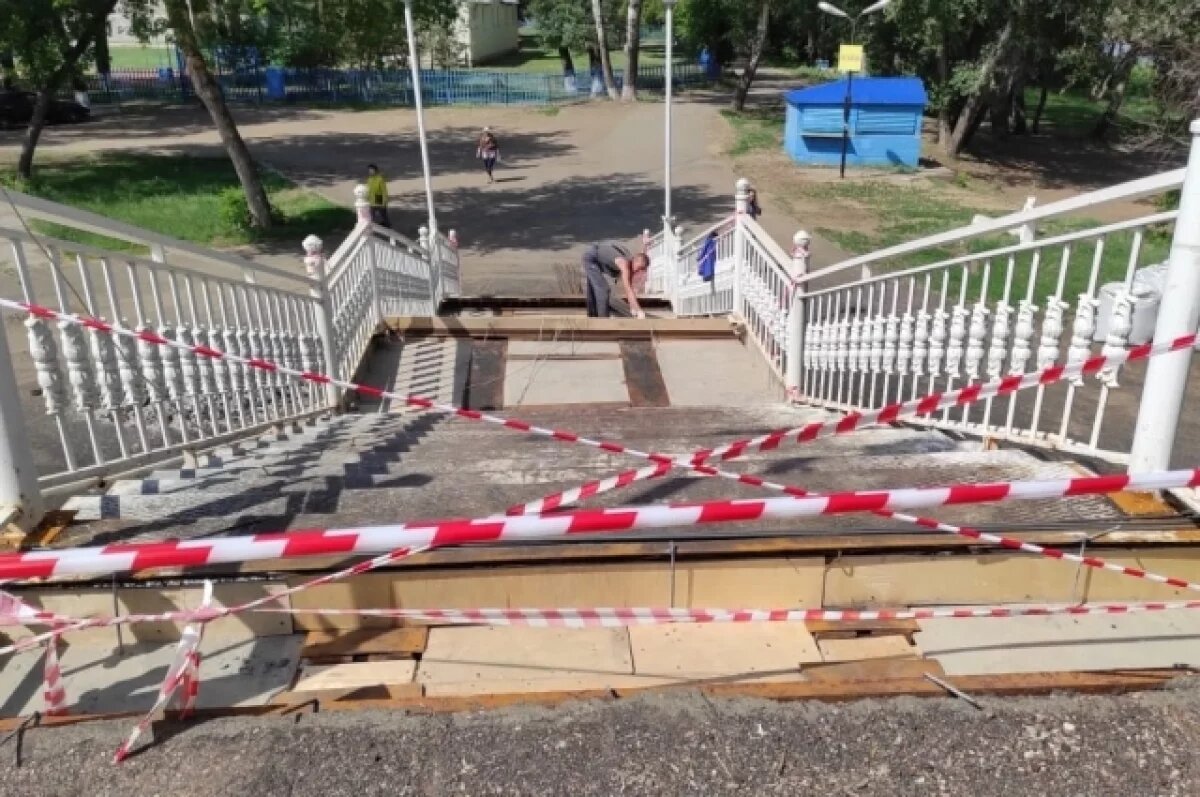    Вантовый пешеходный мост через Урал в Оренбурге перекрасят за 27 млн. руб