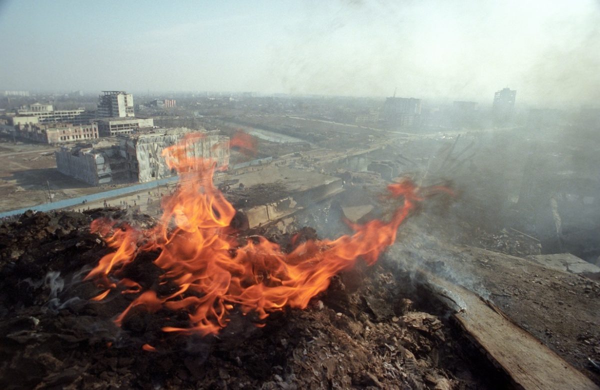    Чечня. Вид на разрушенный Грозный. Начало весны 1996 года