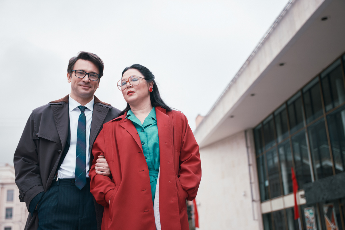 Антон Хабаров в роли Игоря Апрельцева и Юлия Волкова в роли Раисы Бойцовой