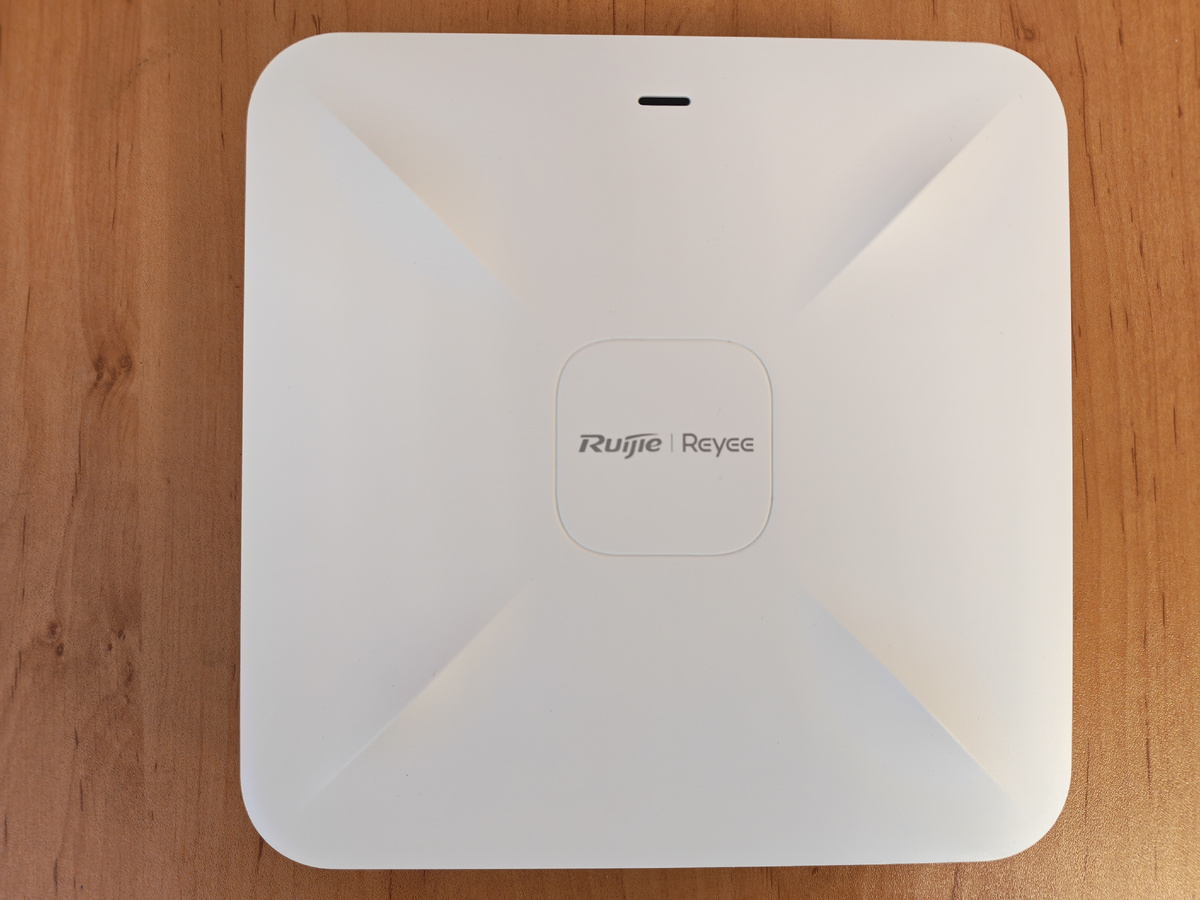 Точка доступа с лицевой стороны.