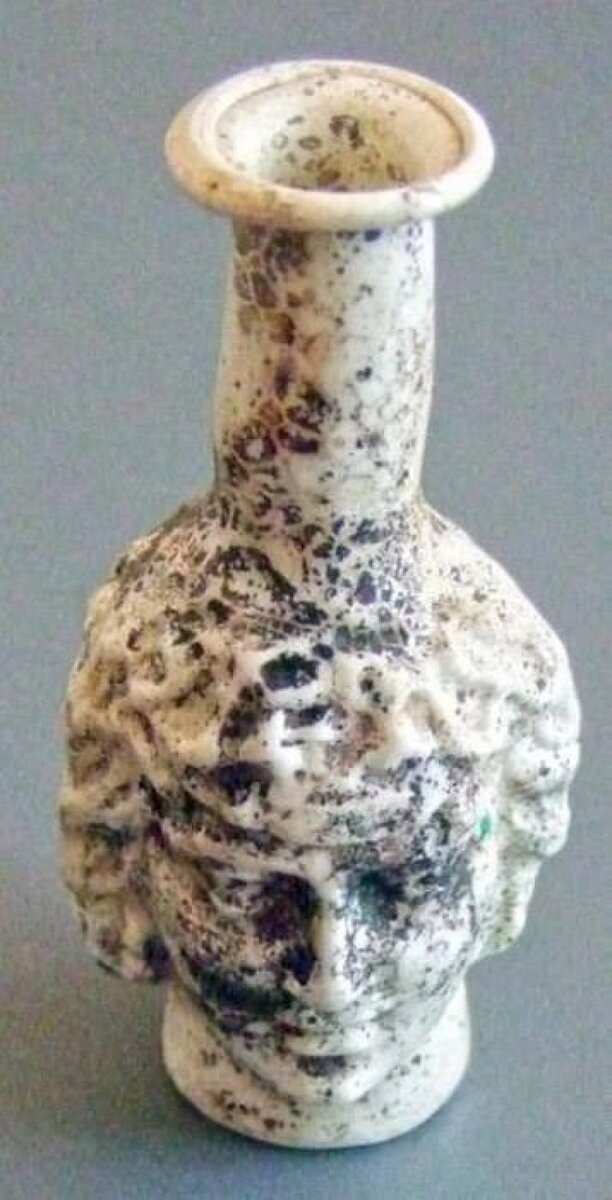    Двуликий сосуд. Фото: Артезианская археологическая экспедиция