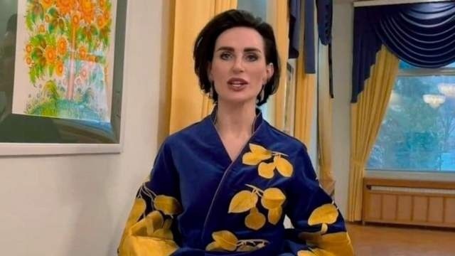    Дипломатия в белых лосинах. Украинские «послицы» позорят страну