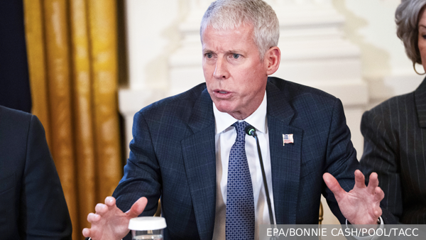     Фото: EPA/BONNIE CASH/POOL/ТАСС   
 Текст: Тимур Шайдуллин