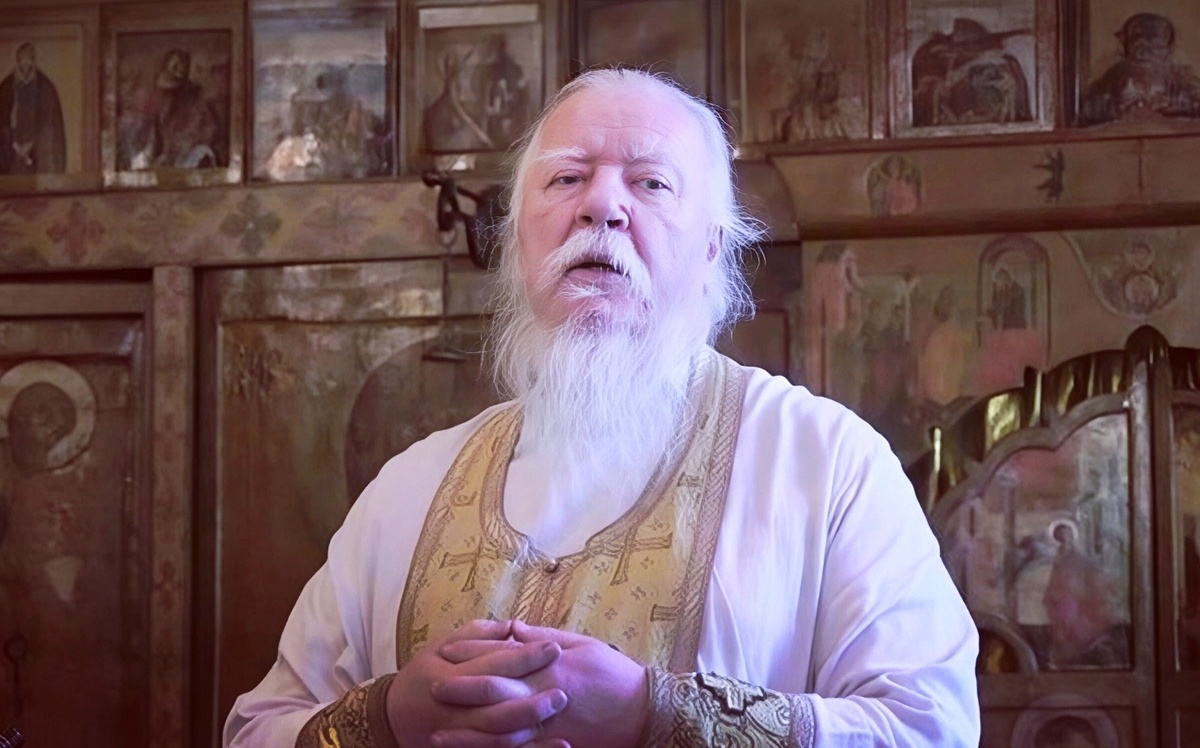 Димитрий Смирнов (07.03.1951 — 21.10.2020 гг.) — протоиерей, церковный и общественный деятель.