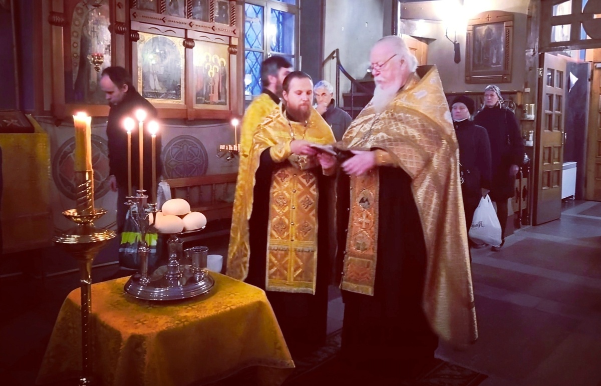 Димитрий Смирнов: «Кстати, полюбить Священное Писание можно, только читая, познавая его. Чем глубже проникаешь в него, тем больше начинаешь любить».