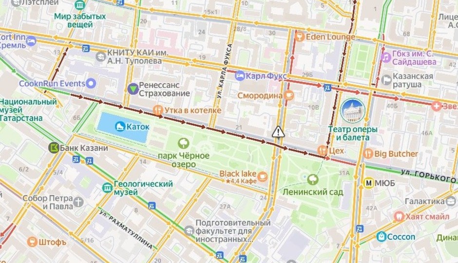 В Казани на Дзержинского собирается пробка из-за неработающего светофора