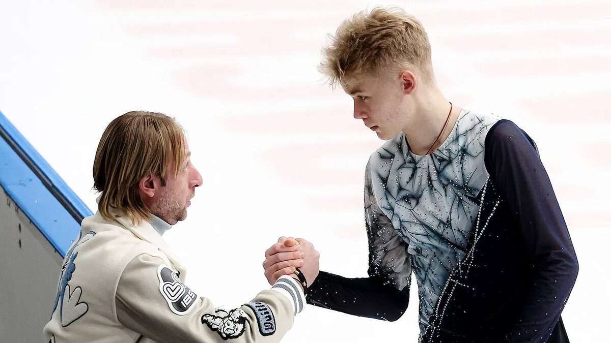     Евгений Плющенко и Никита Сарновский. Фото: ТГ-канал «Фигурексинг» Фотография взята из открытых источников.