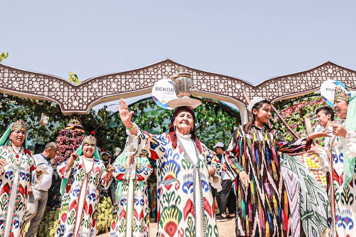    Лучшие участники фестиваля были награждены в ряде номинаций, таких как «Передовой научный подход в виноградарстве», «Передовой фермер, применяющий инновации в виноградарстве», «За активное участие», «Фермер, сохранивший традиции виноградарства», «Павильон, привлекший наибольшее количество посетителей», «Продолжатель традиций национального ремесленничества».