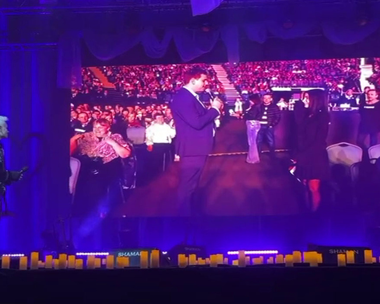     Выпускник курского университета сделал предложение на концерте SHAMAN