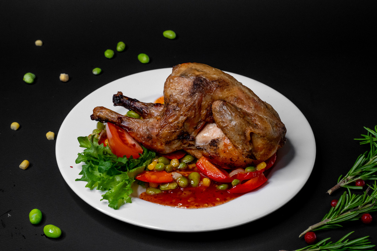 Ципленок конфи с овощами