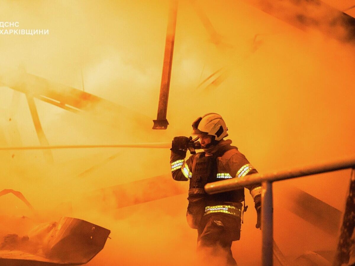    Тушение пожара в Харькове | © Фото : ГСЧС Украины