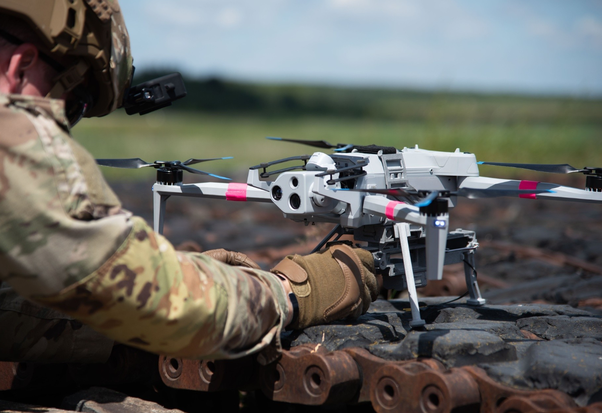 Современный дрон. фото: яндекс.