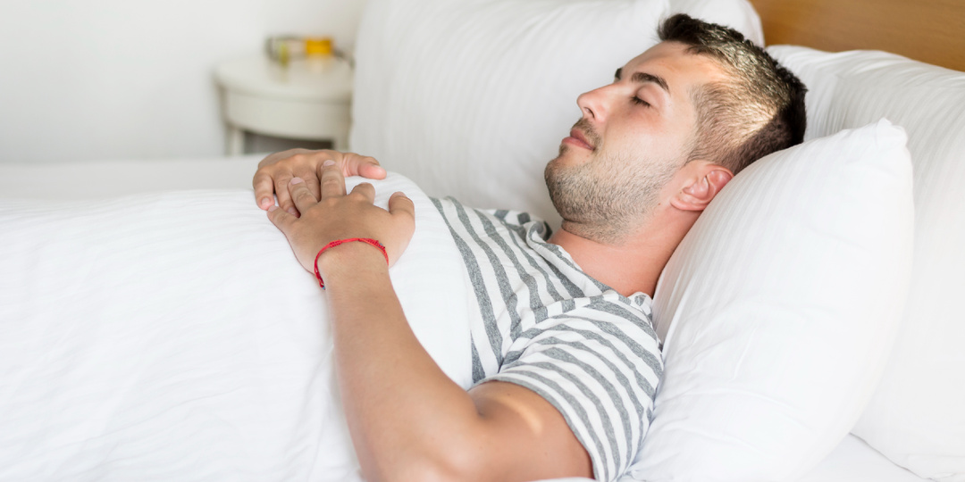 Как заснуть за 2 минуты: техники, которым обучают в спецназе