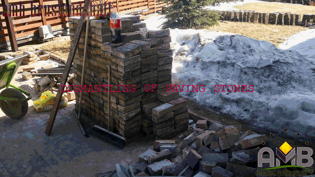 демонтаж тротуарных покрытий - dismantling of sidewalks
