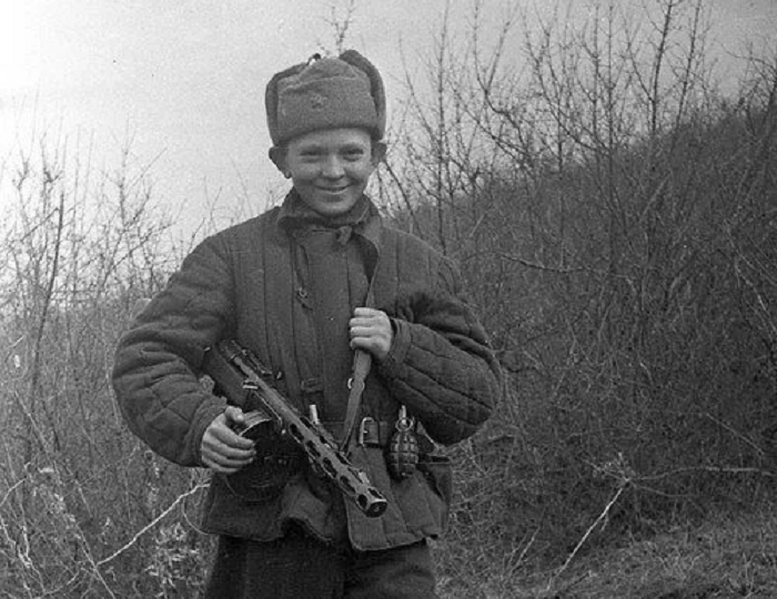 Что фашисты сделали с 12-летним мальчиком, который защищал красноармейцев