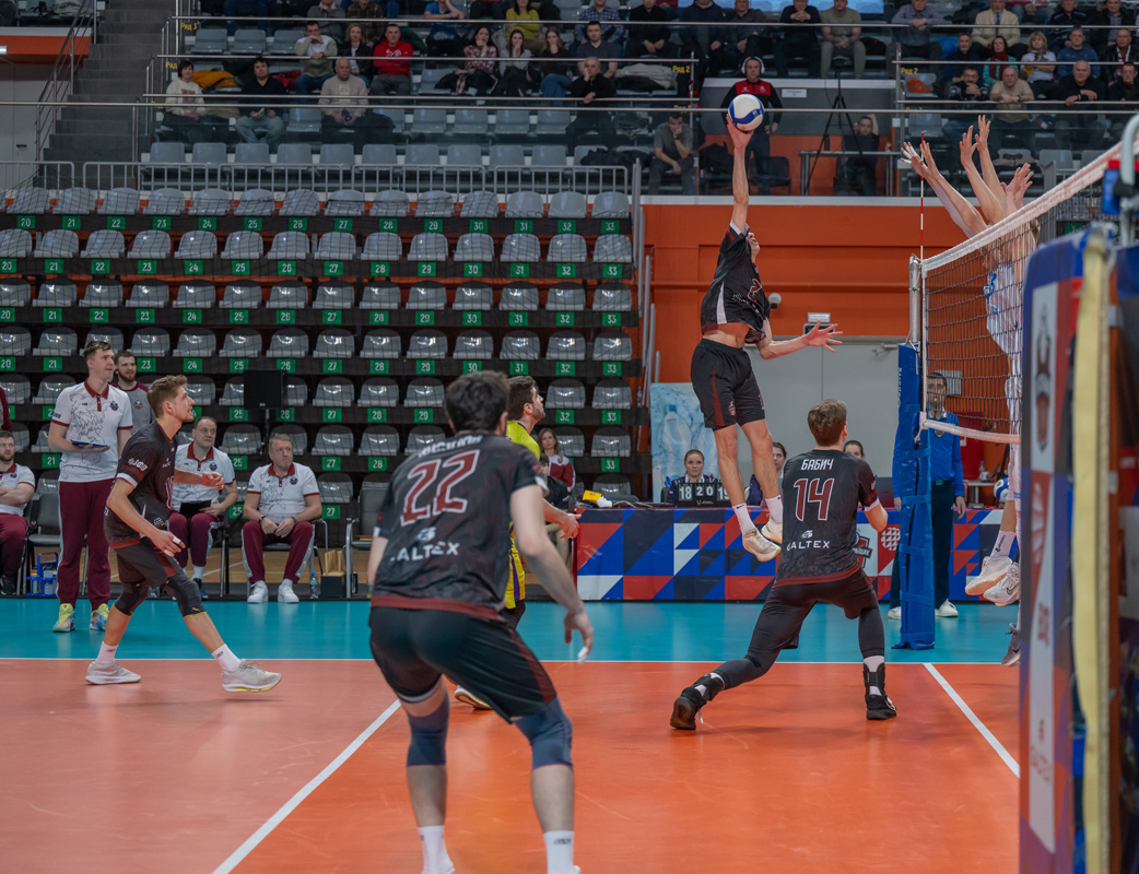 Волейбол. В атаке Денис Сайфуллин #2. ВК «Текстильщик» (Ивановская область) vs «Академия-Казань» (Казань)   — 3:0 (25:19, 25:15, 25:23). 7 марта 2026. Источник https://vk.com/vc_textil