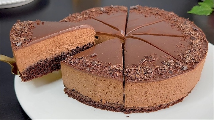 Торт «Облако в шоколаде»: нежный шоколадный бисквит с воздушным сливочным кремом