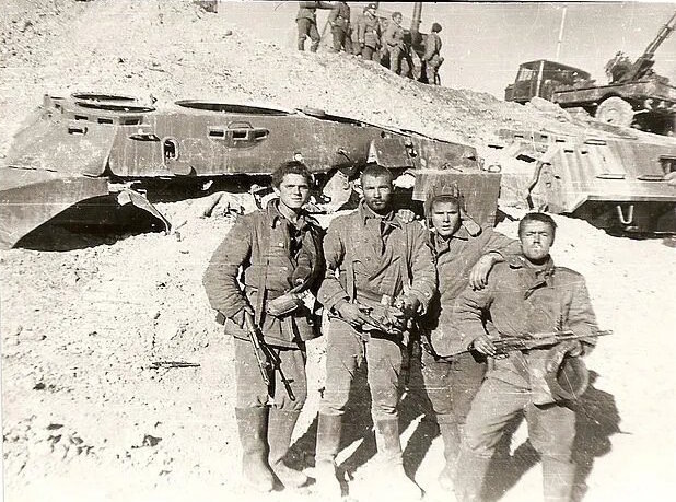 фото от читателя Вячеслава Антропова. Нарай январь 85г. С гор спустились.