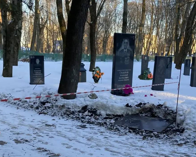     СК России проверит повреждение надгробий на мемориале «Памяти павших» в Курске