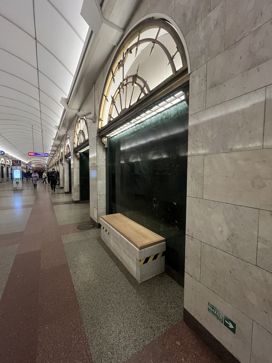 Подземный вестибюль станции метрот"Звенигородская". Фото автора.