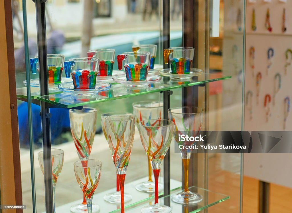 Все изображения принадлежат их авторам, и приведены в ознакомительных целях