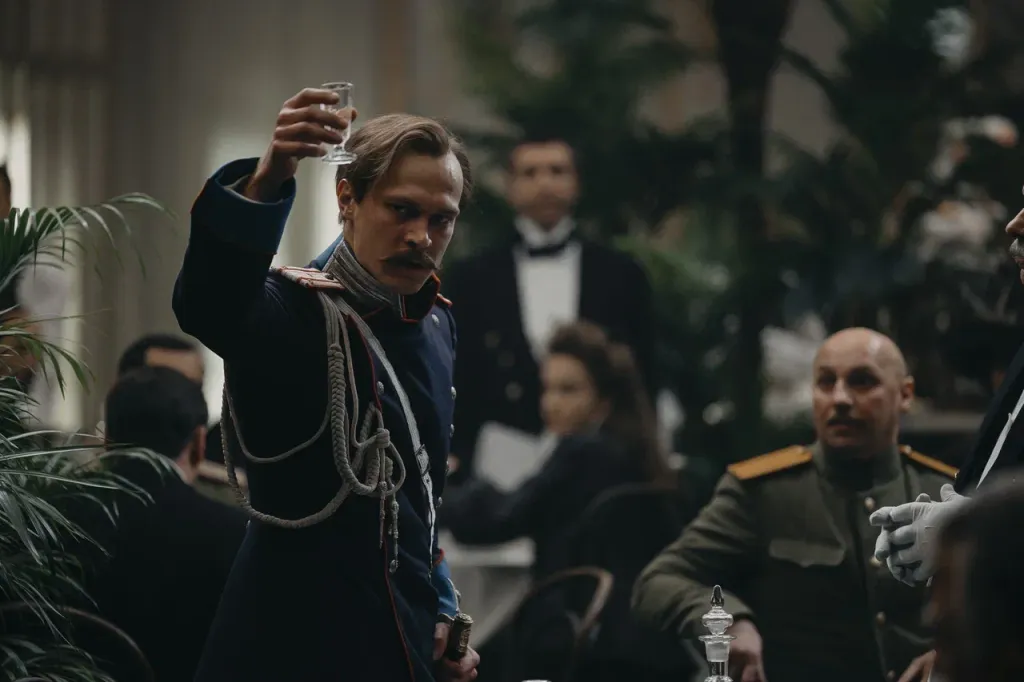Кадр из сериала "Хроники русской революции"