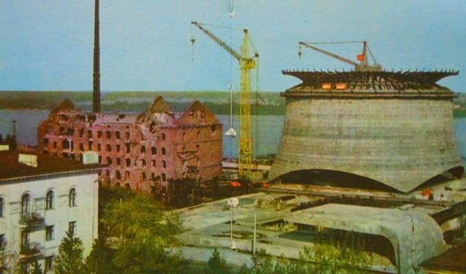 Процесс строительства (1978 год) https://s1.bloknot-volgograd.ru/upload/medialibrary/358/WhatsApp-Image-2020_04_30-at-15.55.11_1_.jpeg