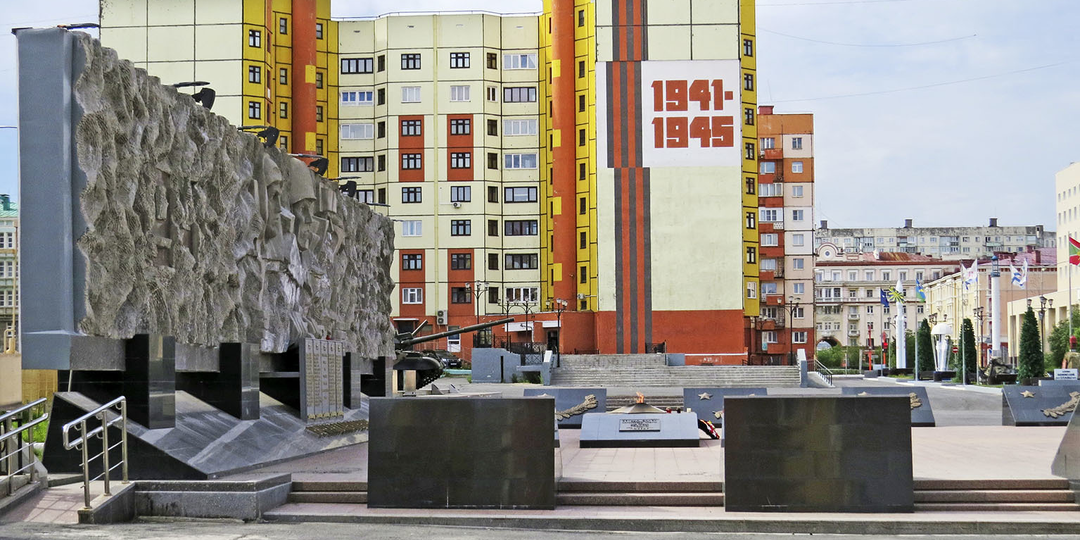 Севастопольская улица. Самые старые и самые молодые дома Норильска