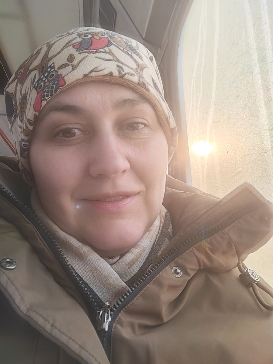 Еду со всем добром в садик. Учусь пилить серым новым телефоном. Есть нюансы.