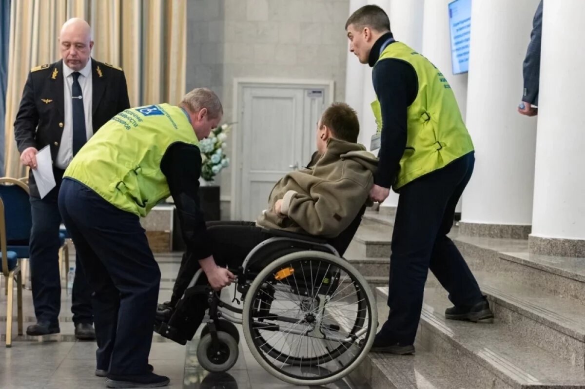    В Петербурге создают единый стандарт обслуживания маломобильных пассажиров