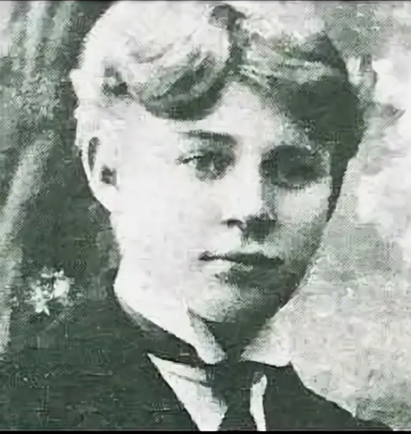 Молодой Сергей Есенин