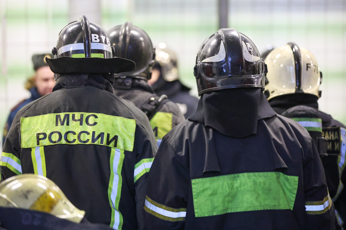    Пожарный МЧС России зима без привязки GLP