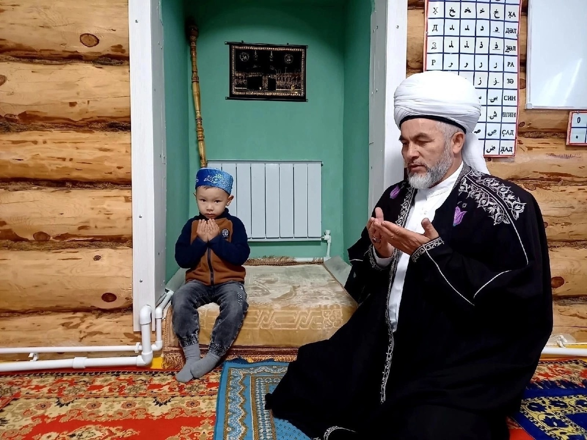     Ураҙала өсөнсө 10 көнлөктә уҡылған йәһәннәм утынан ҡотолоу доғаһы