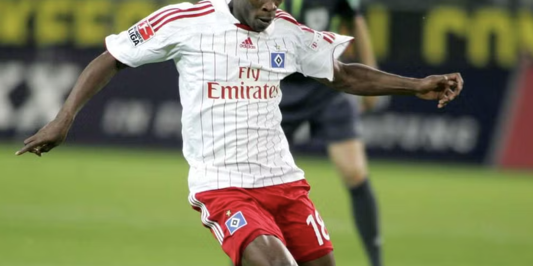 Экс-игрока сборной Нидерландов приговорили к 18 месяцам за отмывание денег