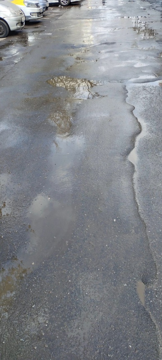 1. Лужи становятся меньше. 