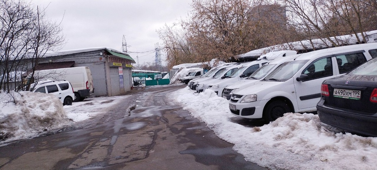 2. Стройный ряд авто