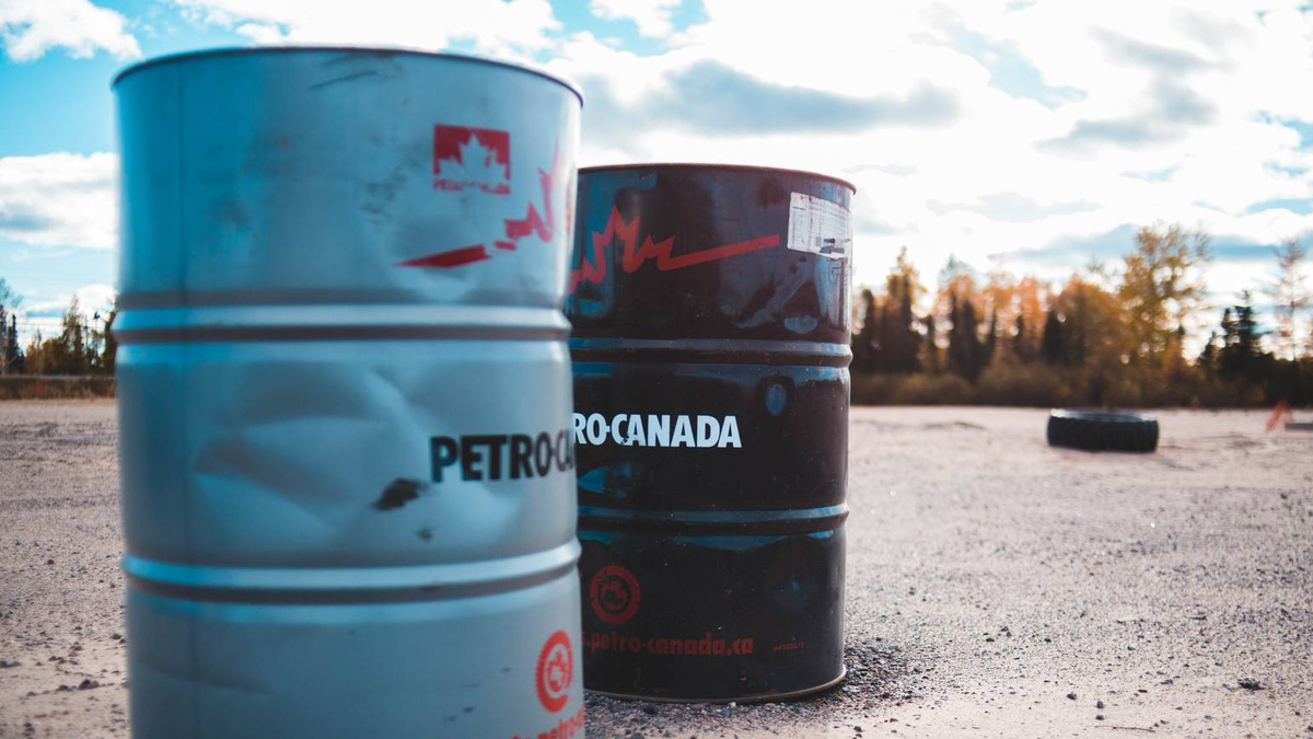     Баррель нефти   
 (cc) Erik Mclean