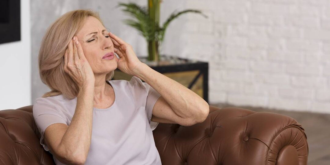 Почему шумит в ушах, когда стоит начинать беспокоиться и что делать