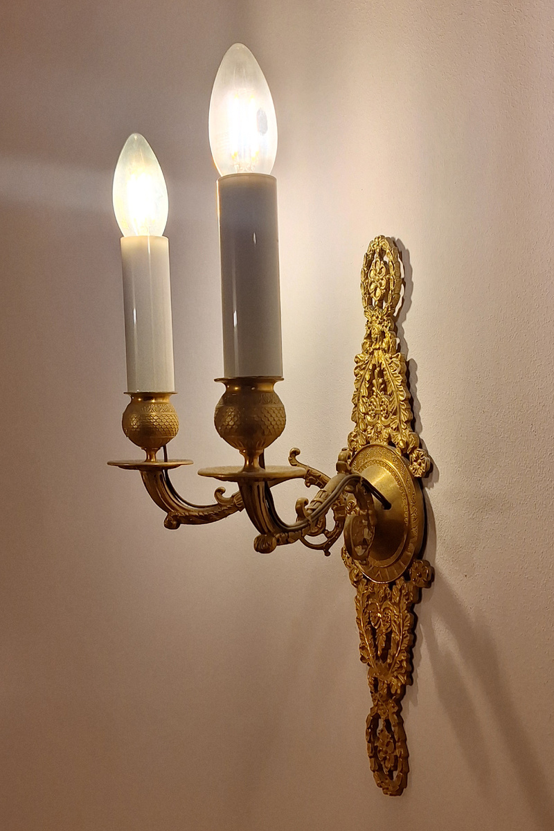 На лестнице между этажами