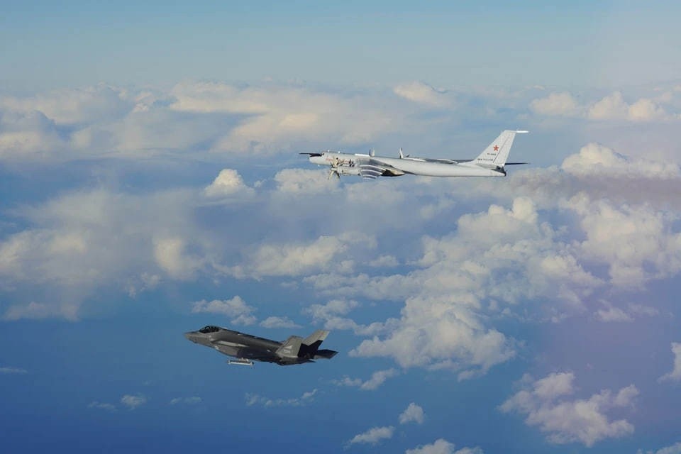    Пентагон: США потеряли самолёт-заправщик KC-135 в ходе операции против Ирана GLOBAL LOOK PRESS