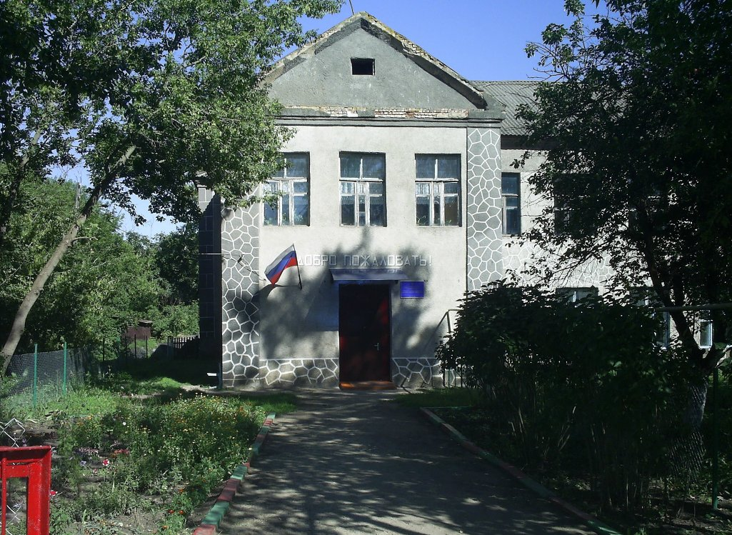 Фотография школы №22 село Ломовка. https://yandex.ru/maps/org/srednyaya_shkola_22/176938275614/gallery/?ll=38.070179%2C53.705420&z=17