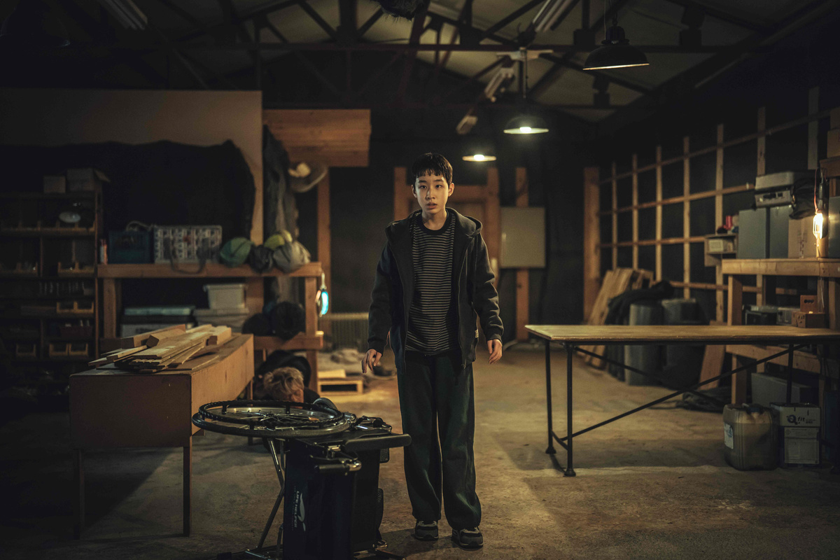 Кадр из фильм «Спаситель» (2025): Чен Хун