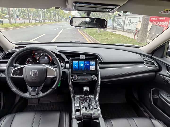 Фото салона, листайте.