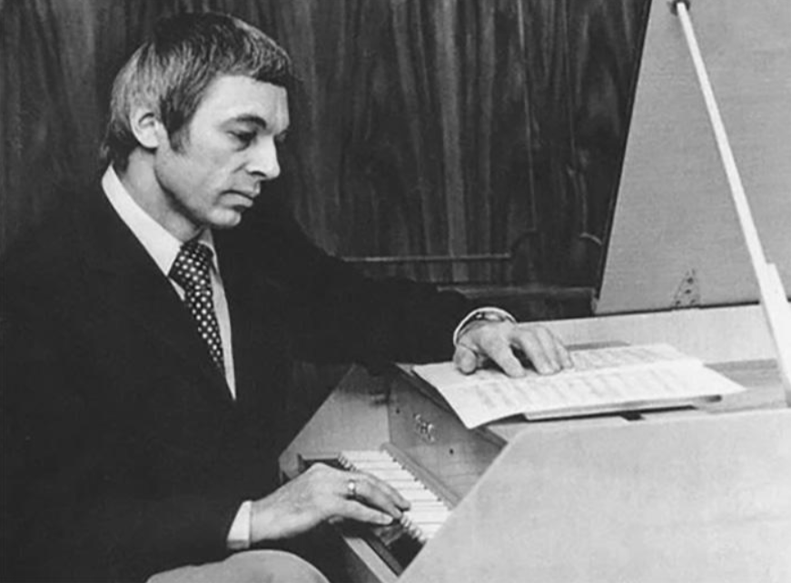 Александр Зацепин в молодости.