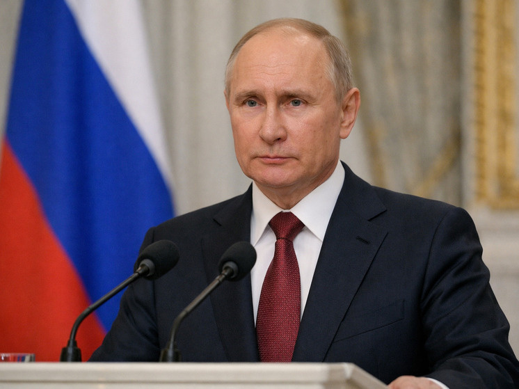     Коллаж: генерация ChatGPT