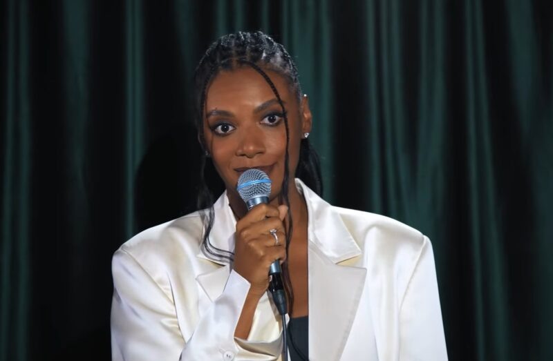    Джеклин Путина (скриншот канала Youtube "Джеклин Путина | стендап")