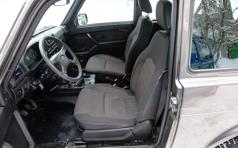 Утилитарность Нивы видна невооруженным глазом, но за сорок лет ее стало намного меньше. Например, радикально изменились сиденья, хотя и сейчас их многие считают неудобными.Lada Niva Legend
📷
