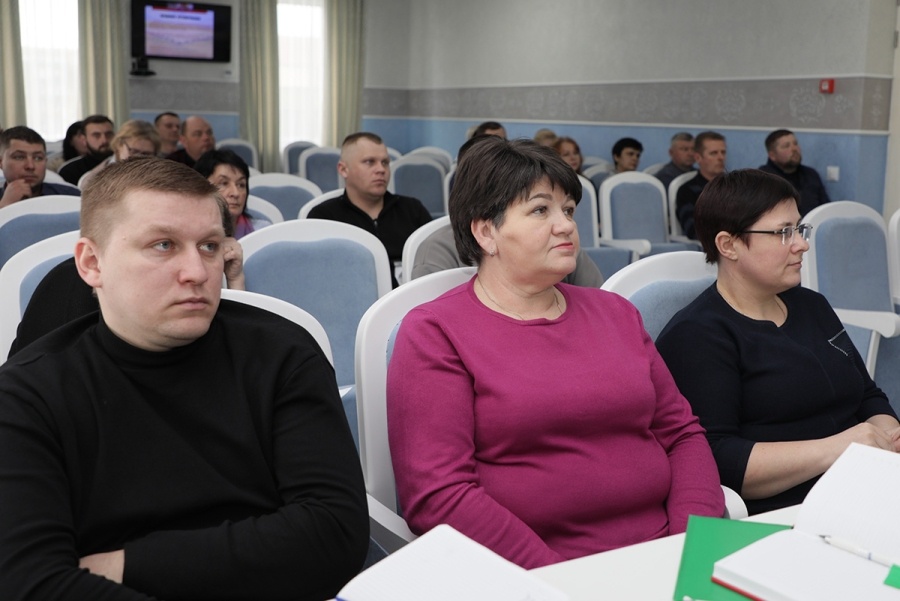     Аграрии Копыльщины обсудили охрану труда в новом формате